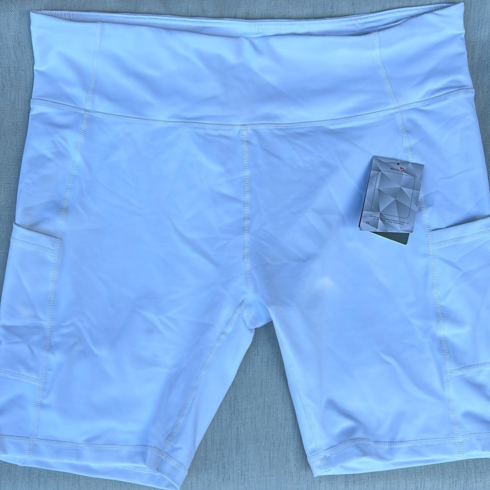Baleaf 3XL exercise shorts in white